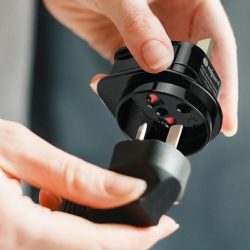adapter-podrozny-uk-czarny_5.jpeg-229743
